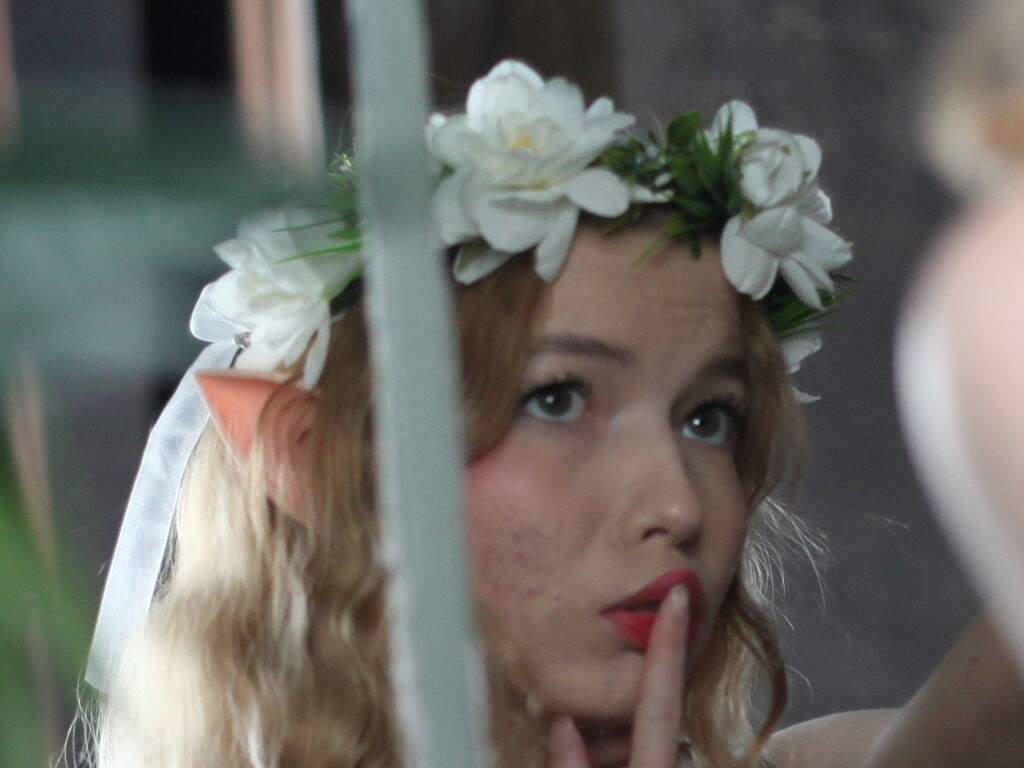 EmilyWaldstein></p>

       
    </div>
    </div>
</div>
<div class=